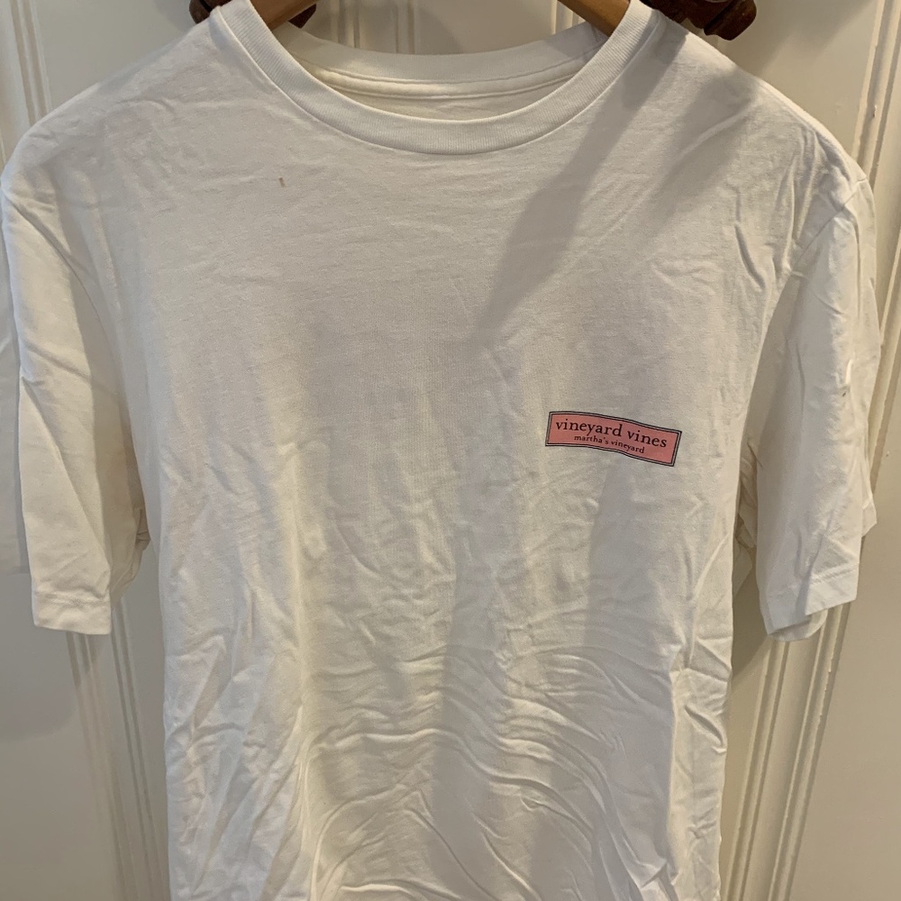 Vineyard Vines t-shirt